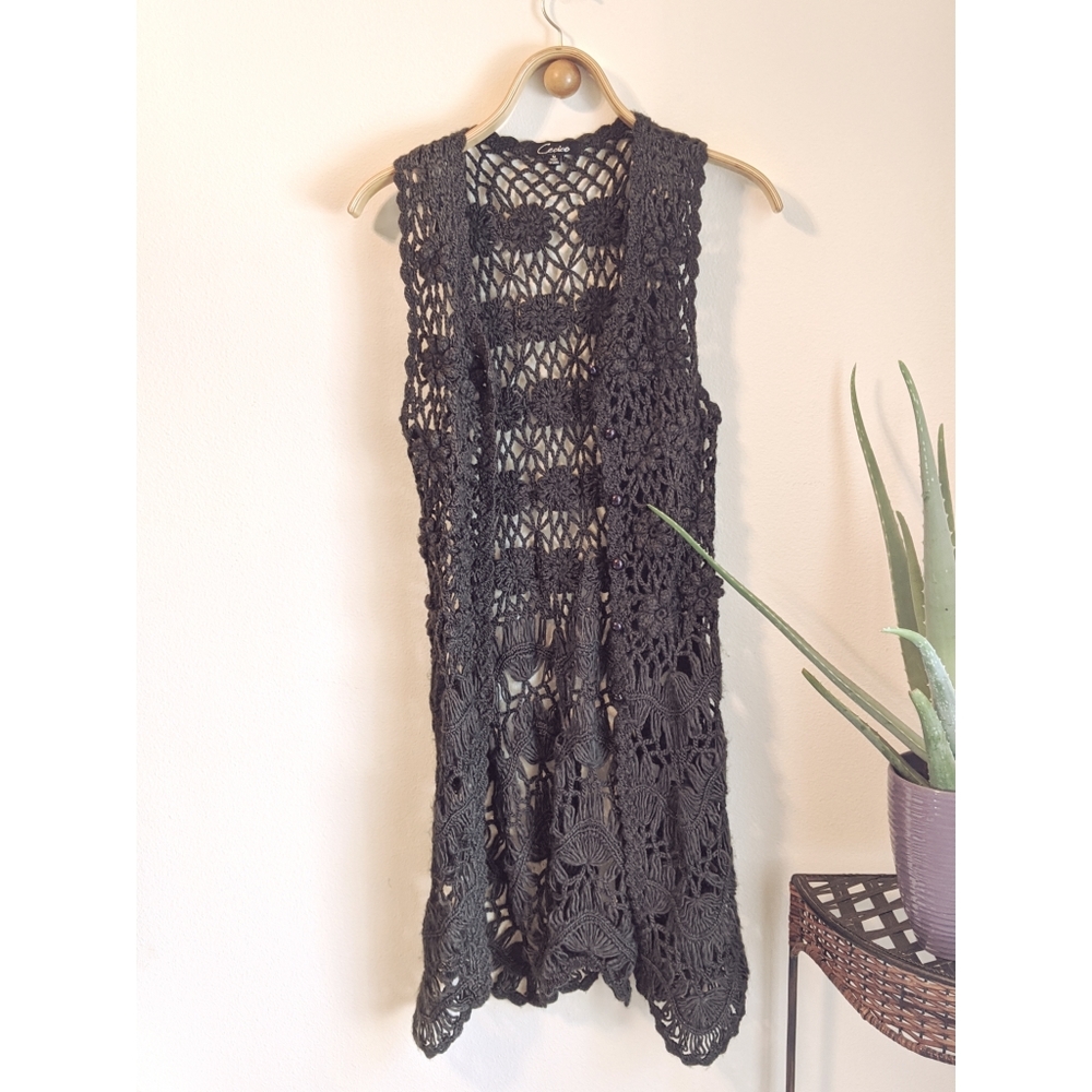 Knitted sweater vest